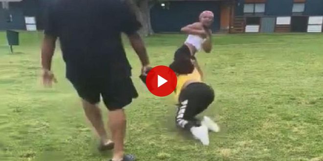 Father Pulls Gun on Little Girl Who Was Beating his Daughter (His Daughter Started Fight)