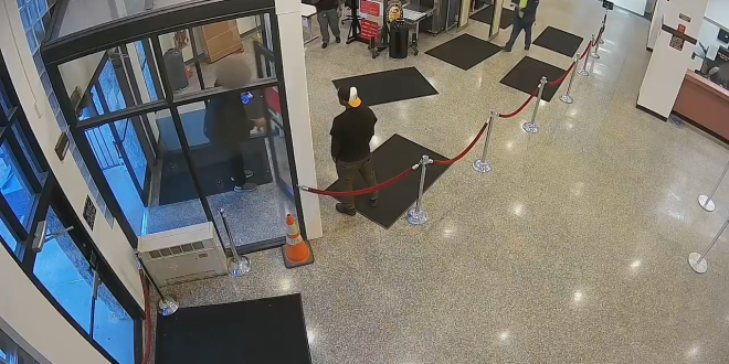 Man El*m*nates Himself Inside A Courthouse